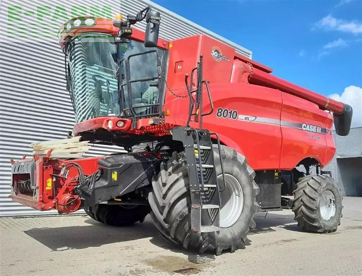 Case-IH 8010 med 30 fods skærebord - מקצרת קומבינה: תמונה 2 Case-IH 8010 med 30 fods skærebord - מקצרת קומבינה: תמונה 2