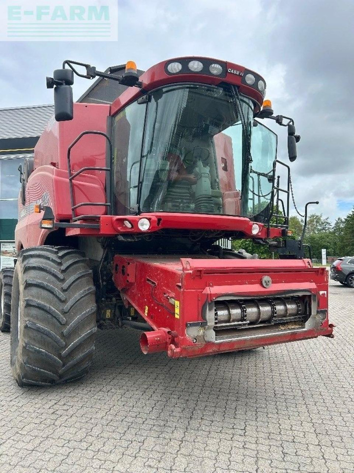 Case-IH 9120 - מקצרת קומבינה: תמונה 1 Case-IH 9120 - מקצרת קומבינה: תמונה 1