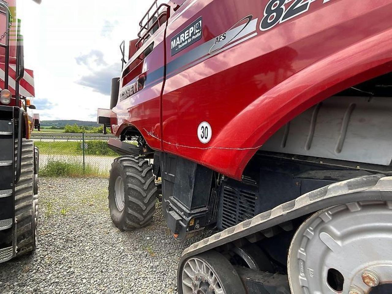 Case-IH axial flow 8240 - מקצרת קומבינה: תמונה 4 Case-IH axial flow 8240 - מקצרת קומבינה: תמונה 4