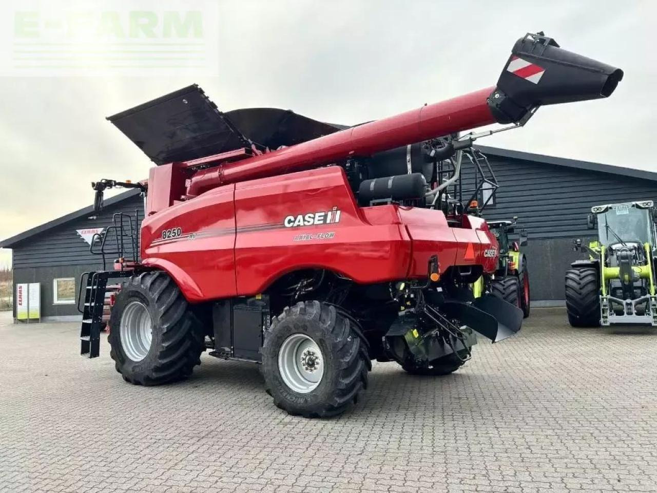 Case-IH axial flow 8250 - מקצרת קומבינה: תמונה 4 Case-IH axial flow 8250 - מקצרת קומבינה: תמונה 4