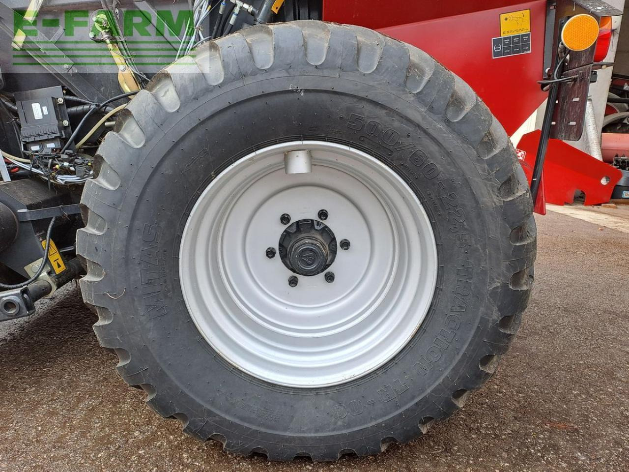 Case-IH rb 544 - מכונת צרור מרובעת: תמונה 2 Case-IH rb 544 - מכונת צרור מרובעת: תמונה 2