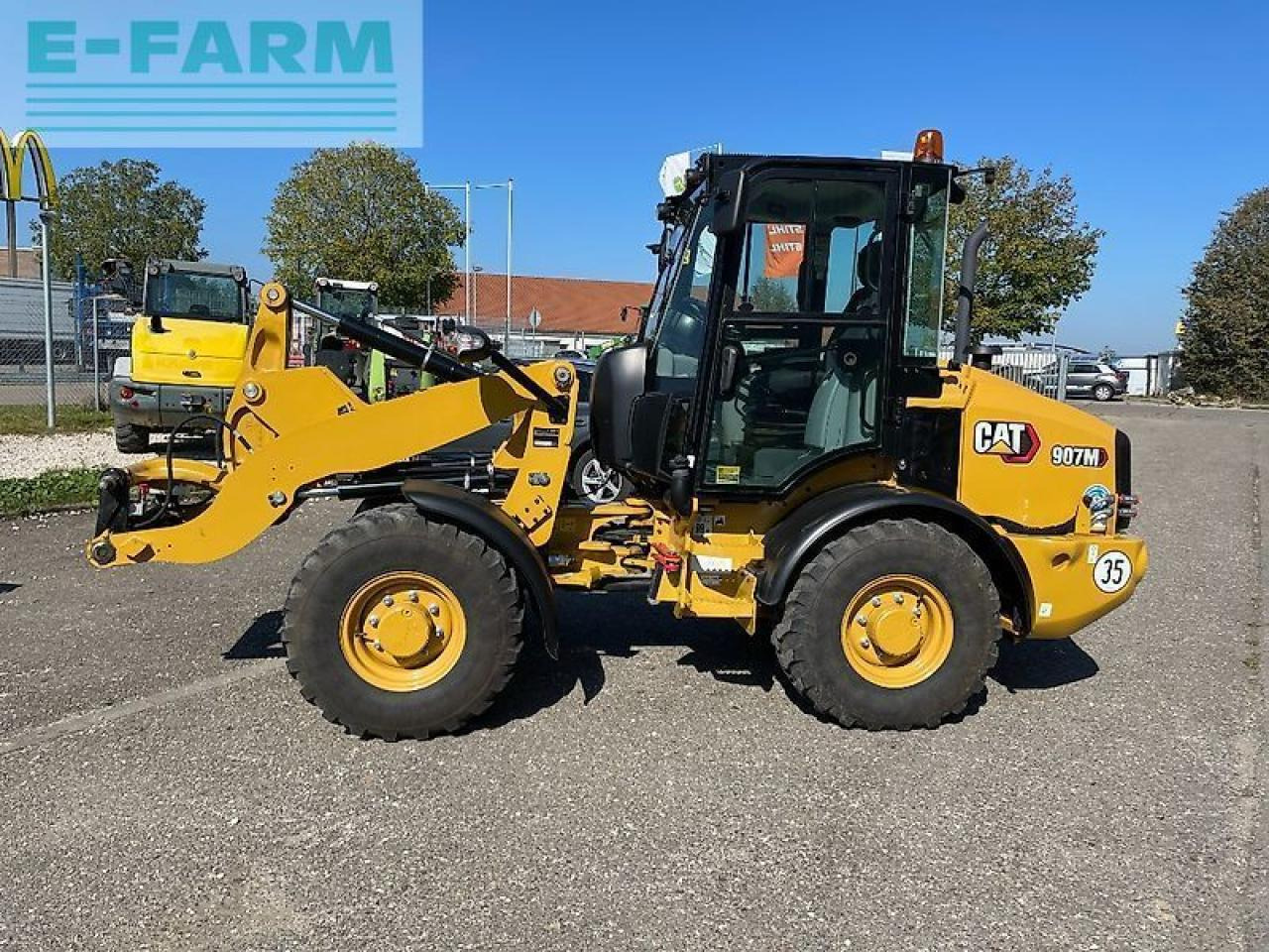 Caterpillar 907m - מיני מחפר: תמונה 2 Caterpillar 907m - מיני מחפר: תמונה 2