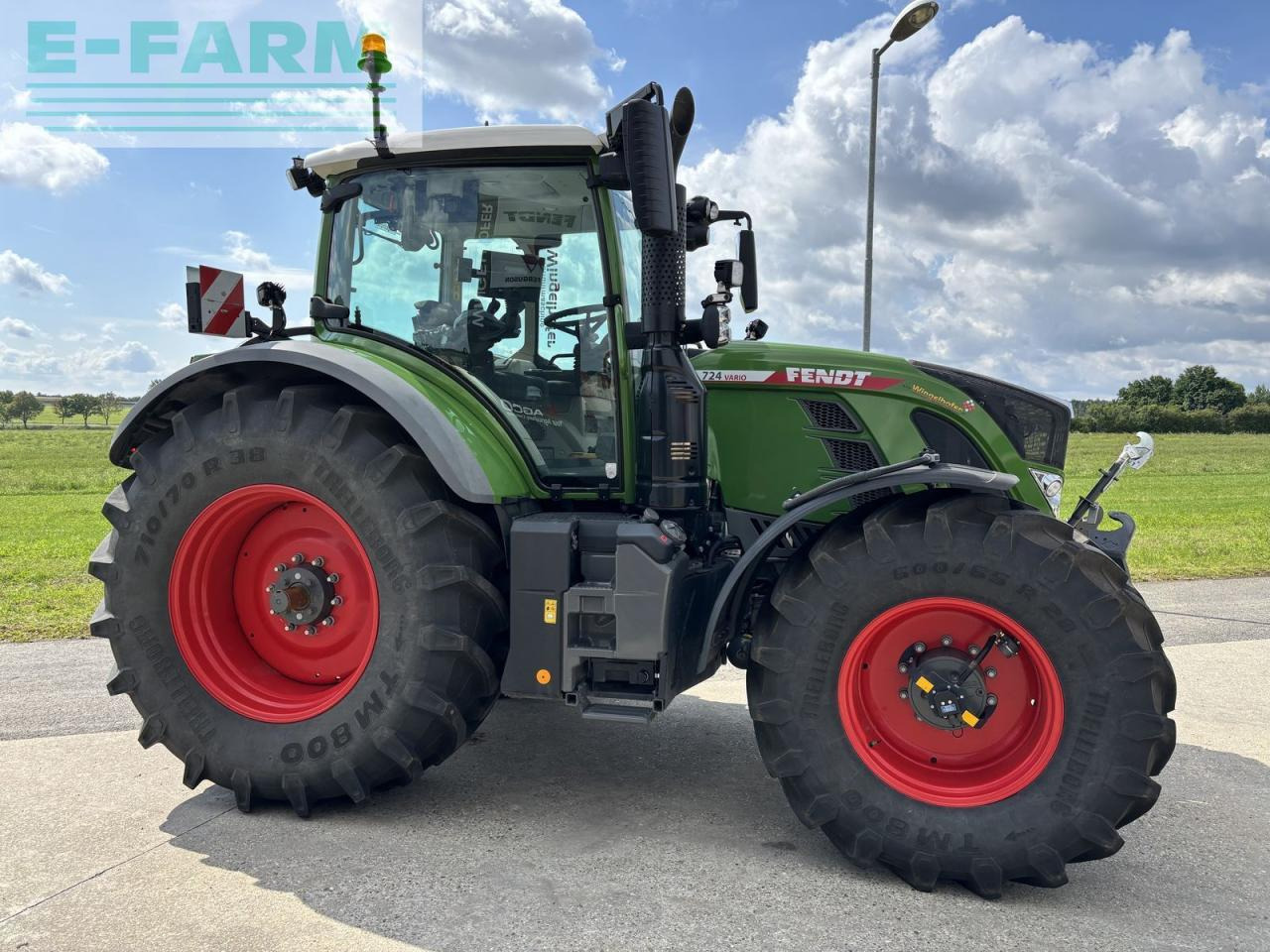 Fendt 724 vario profi+ ProfiPlus - טרקטור חקלאי: תמונה 5 Fendt 724 vario profi+ ProfiPlus - טרקטור חקלאי: תמונה 5