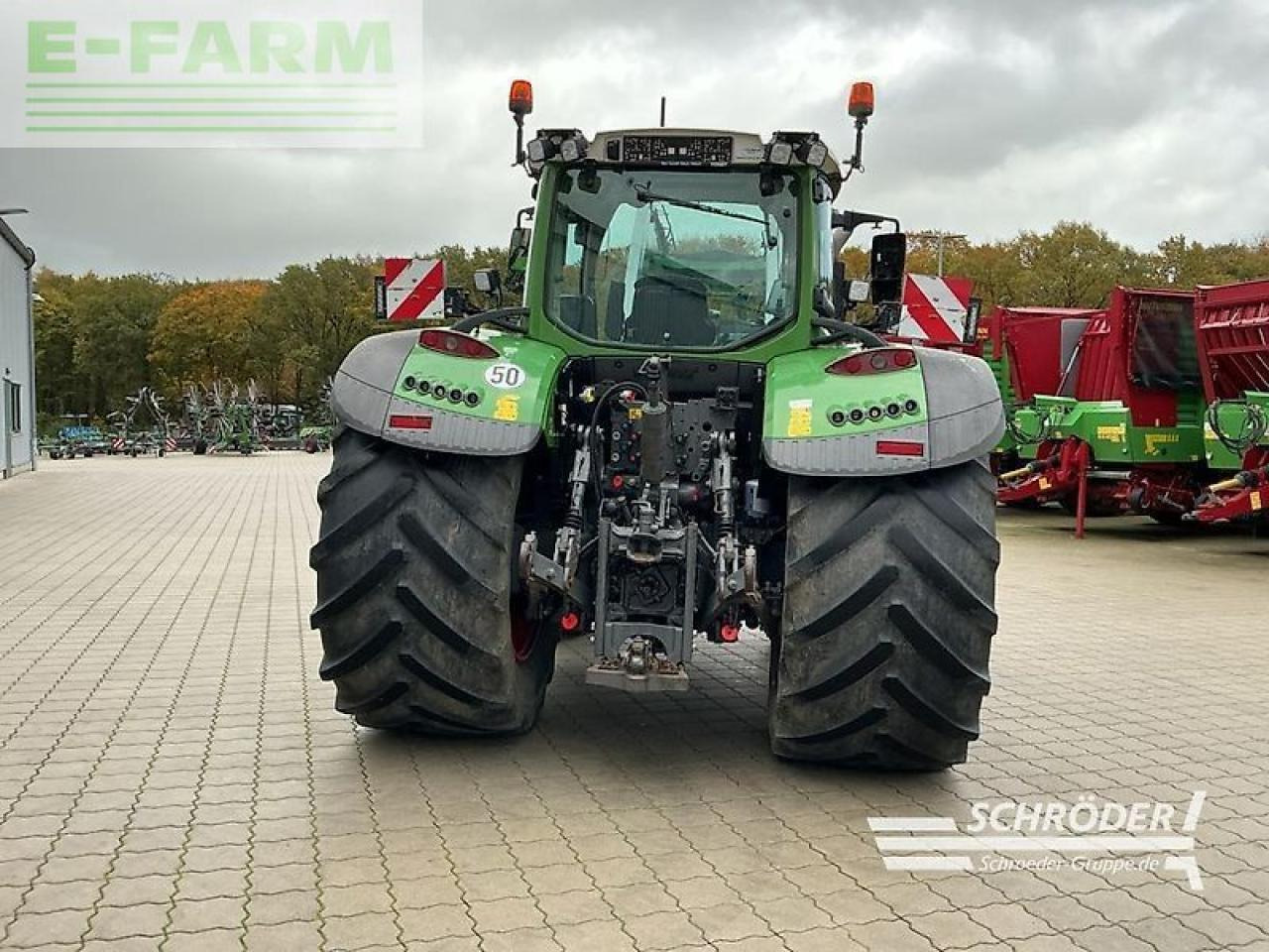 Fendt 724 vario s4 profi plus - טרקטור חקלאי: תמונה 3 Fendt 724 vario s4 profi plus - טרקטור חקלאי: תמונה 3
