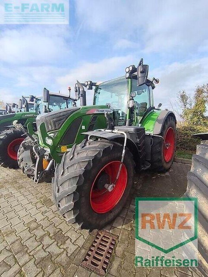 Fendt 724 - טרקטור חקלאי: תמונה 1 Fendt 724 - טרקטור חקלאי: תמונה 1
