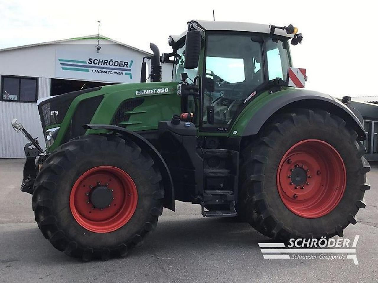 Fendt 828 vario s4 profi plus ProfiPlus - טרקטור חקלאי: תמונה 3 Fendt 828 vario s4 profi plus ProfiPlus - טרקטור חקלאי: תמונה 3