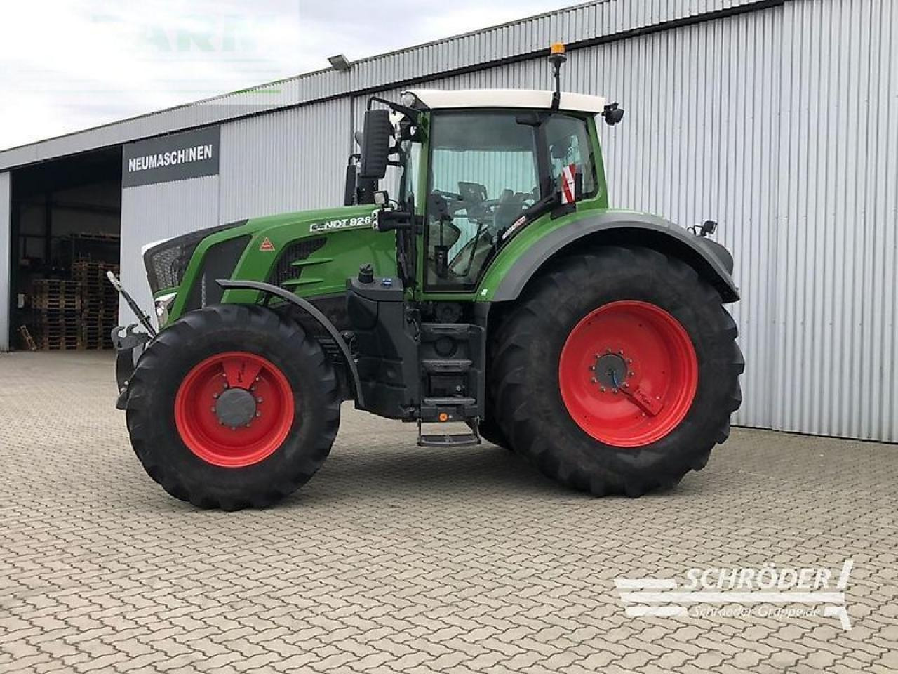 Fendt 828 vario s4 profi plus - טרקטור חקלאי: תמונה 2 Fendt 828 vario s4 profi plus - טרקטור חקלאי: תמונה 2