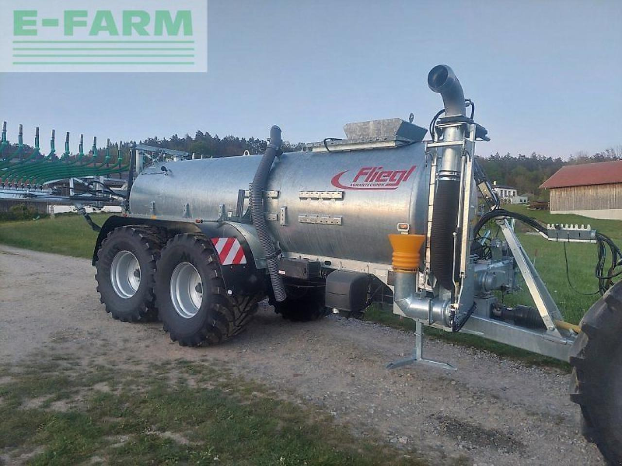 Fliegl pfw 14000 - ציוד דישון: תמונה 1 Fliegl pfw 14000 - ציוד דישון: תמונה 1