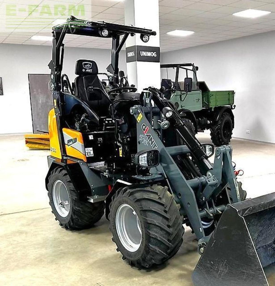 Giant g1500 radlader/hoflader - מיני מחפר: תמונה 1 Giant g1500 radlader/hoflader - מיני מחפר: תמונה 1