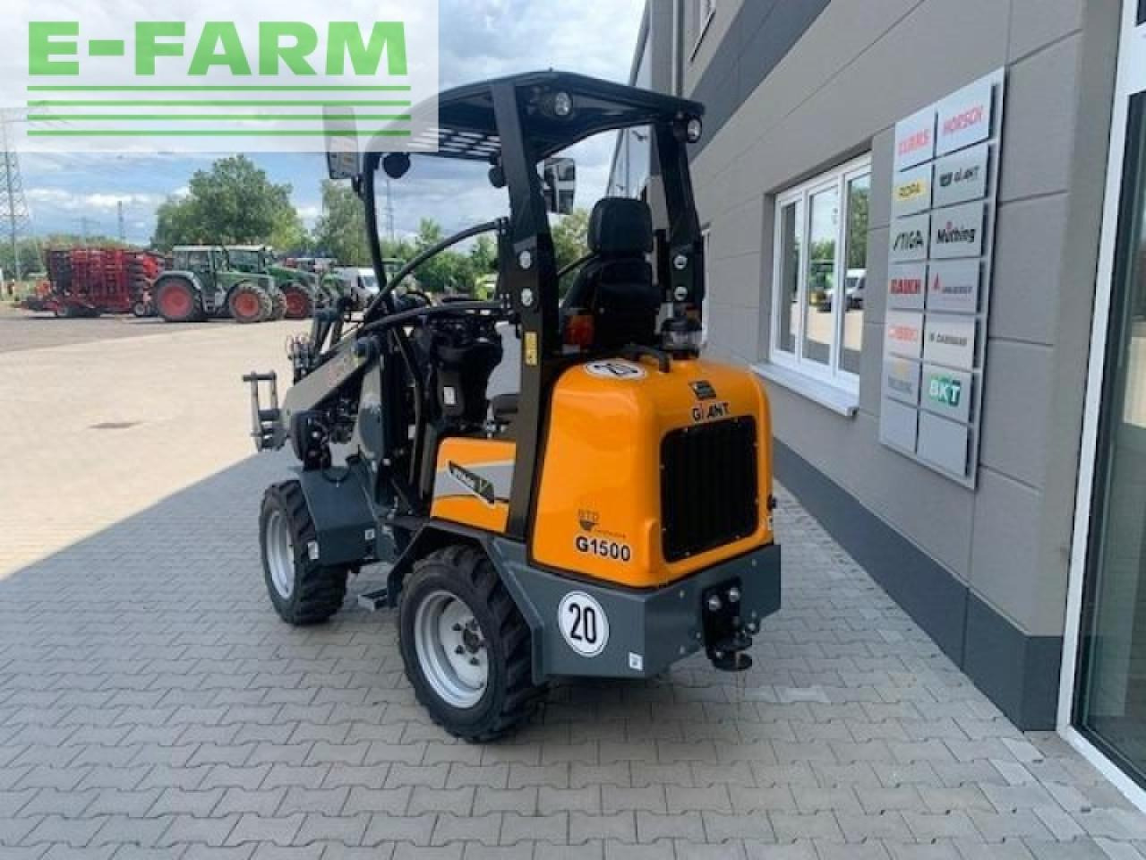 Giant g1500 - מעמיס קומפקטי: תמונה 3 Giant g1500 - מעמיס קומפקטי: תמונה 3