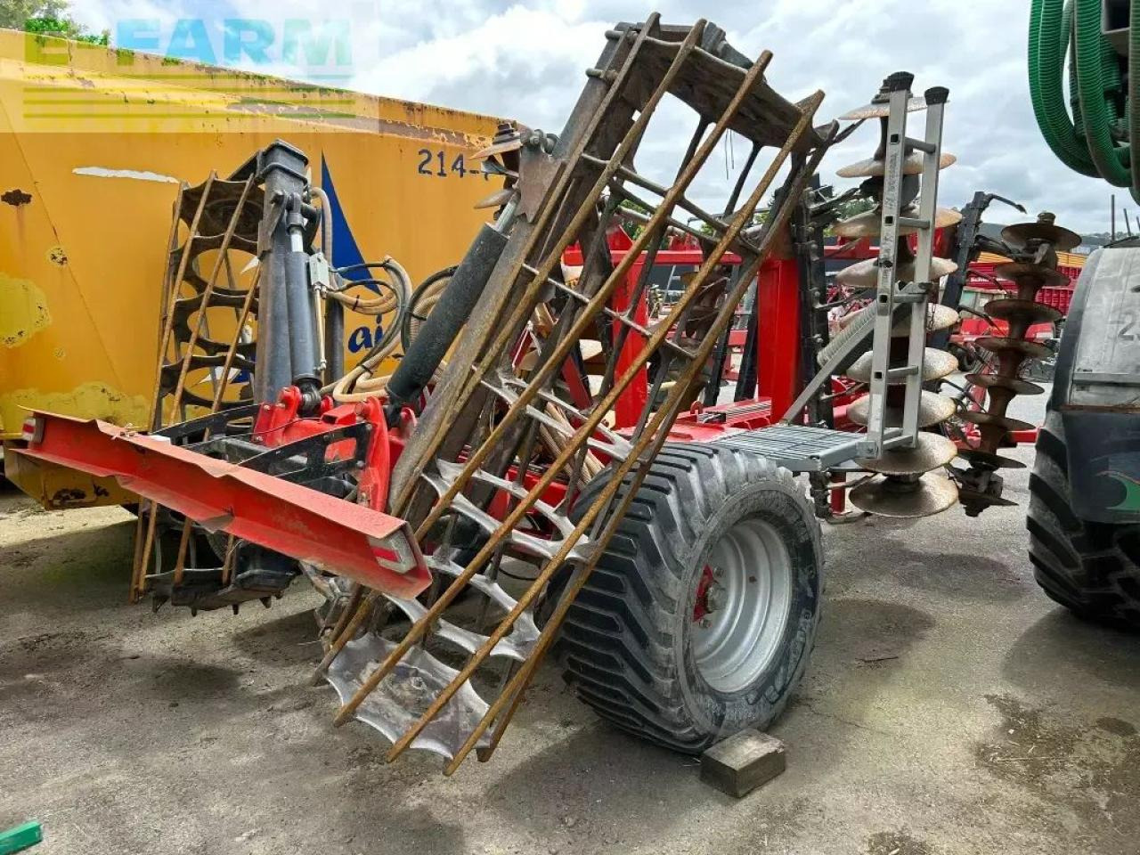 Gregoire Besson acerox32d - משדדת דיסק: תמונה 3 Gregoire Besson acerox32d - משדדת דיסק: תמונה 3