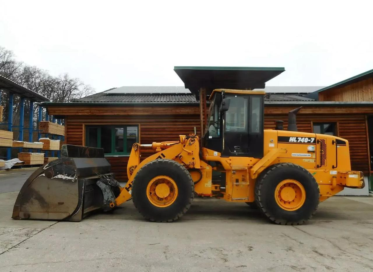 Hyundai hl740-7 mit hochkippschaufel u. volvo sw - מיני מחפר: תמונה 1 Hyundai hl740-7 mit hochkippschaufel u. volvo sw - מיני מחפר: תמונה 1