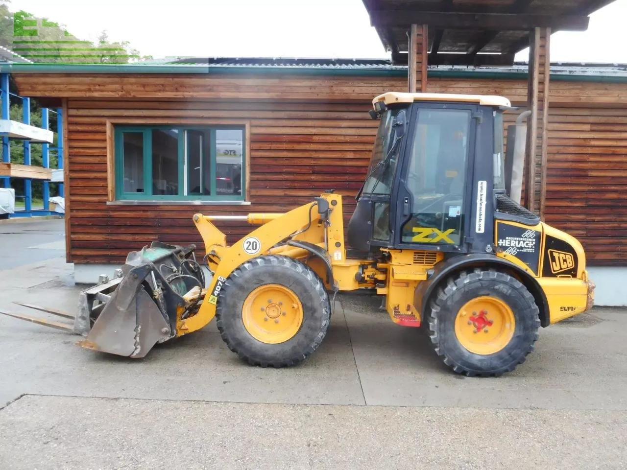 JCB 407 ( 5.400kg ) mit schaufel + gabel - מיני מחפר: תמונה 1 JCB 407 ( 5.400kg ) mit schaufel + gabel - מיני מחפר: תמונה 1