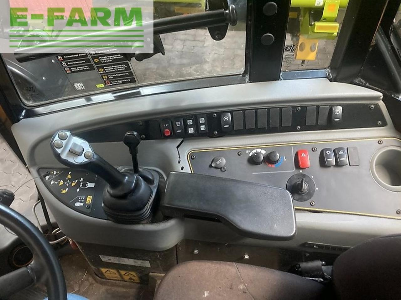 מיני מחפר JCB 407: תמונה 10