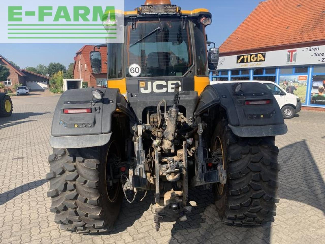 JCB 4220 fastrac mit jd-autotrac vorbereitung + stoll konsolen - טרקטור חקלאי: תמונה 5 JCB 4220 fastrac mit jd-autotrac vorbereitung + stoll konsolen - טרקטור חקלאי: תמונה 5