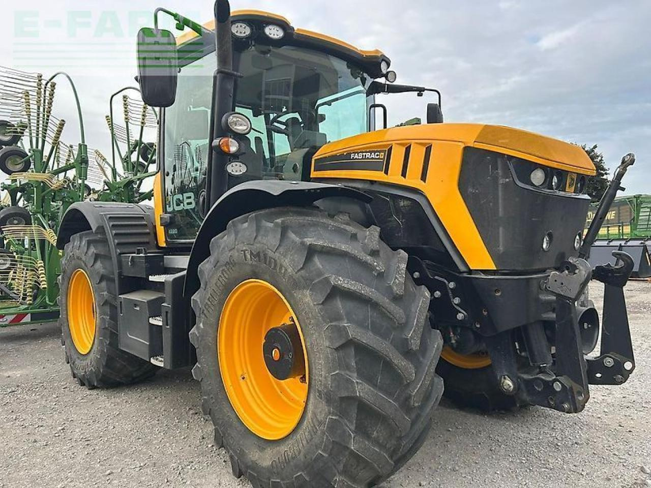 JCB fastrac 4220 - טרקטור חקלאי: תמונה 2 JCB fastrac 4220 - טרקטור חקלאי: תמונה 2