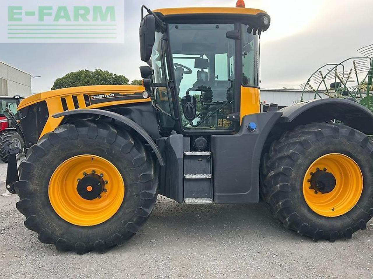 JCB fastrac 4220 - טרקטור חקלאי: תמונה 3 JCB fastrac 4220 - טרקטור חקלאי: תמונה 3
