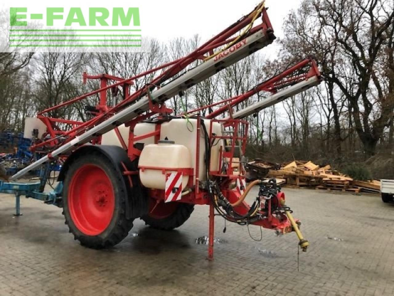 Jacoby eurotrain 2600 - מרסס נגרר: תמונה 1 Jacoby eurotrain 2600 - מרסס נגרר: תמונה 1