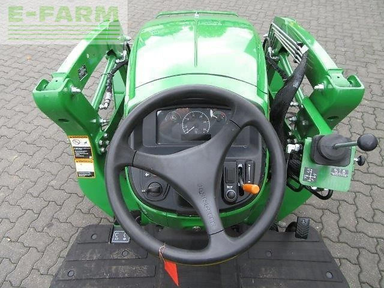 John Deere 3038e 300e - טרקטור חקלאי: תמונה 4 John Deere 3038e 300e - טרקטור חקלאי: תמונה 4