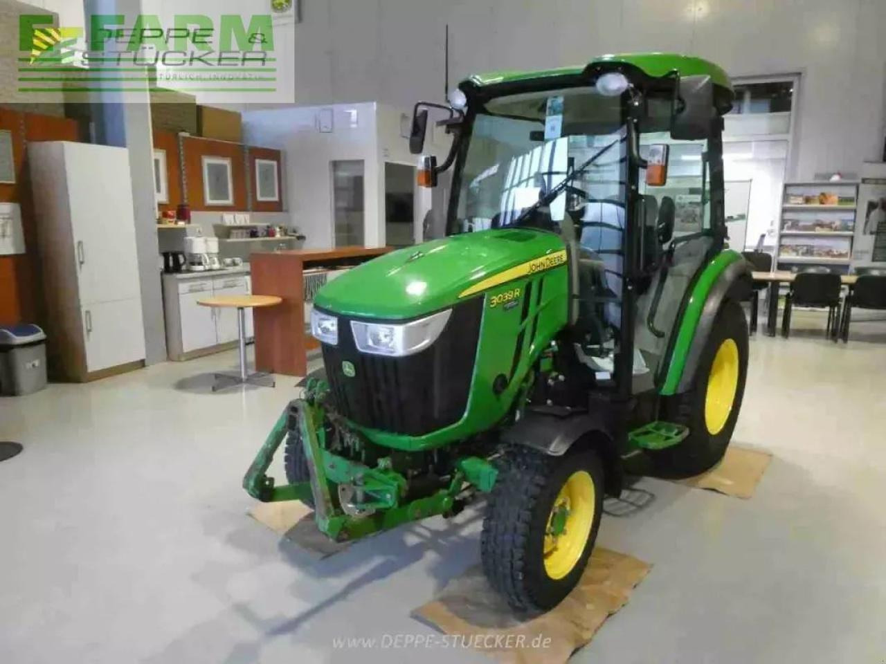 John Deere 3039r - טרקטור חקלאי: תמונה 1 John Deere 3039r - טרקטור חקלאי: תמונה 1