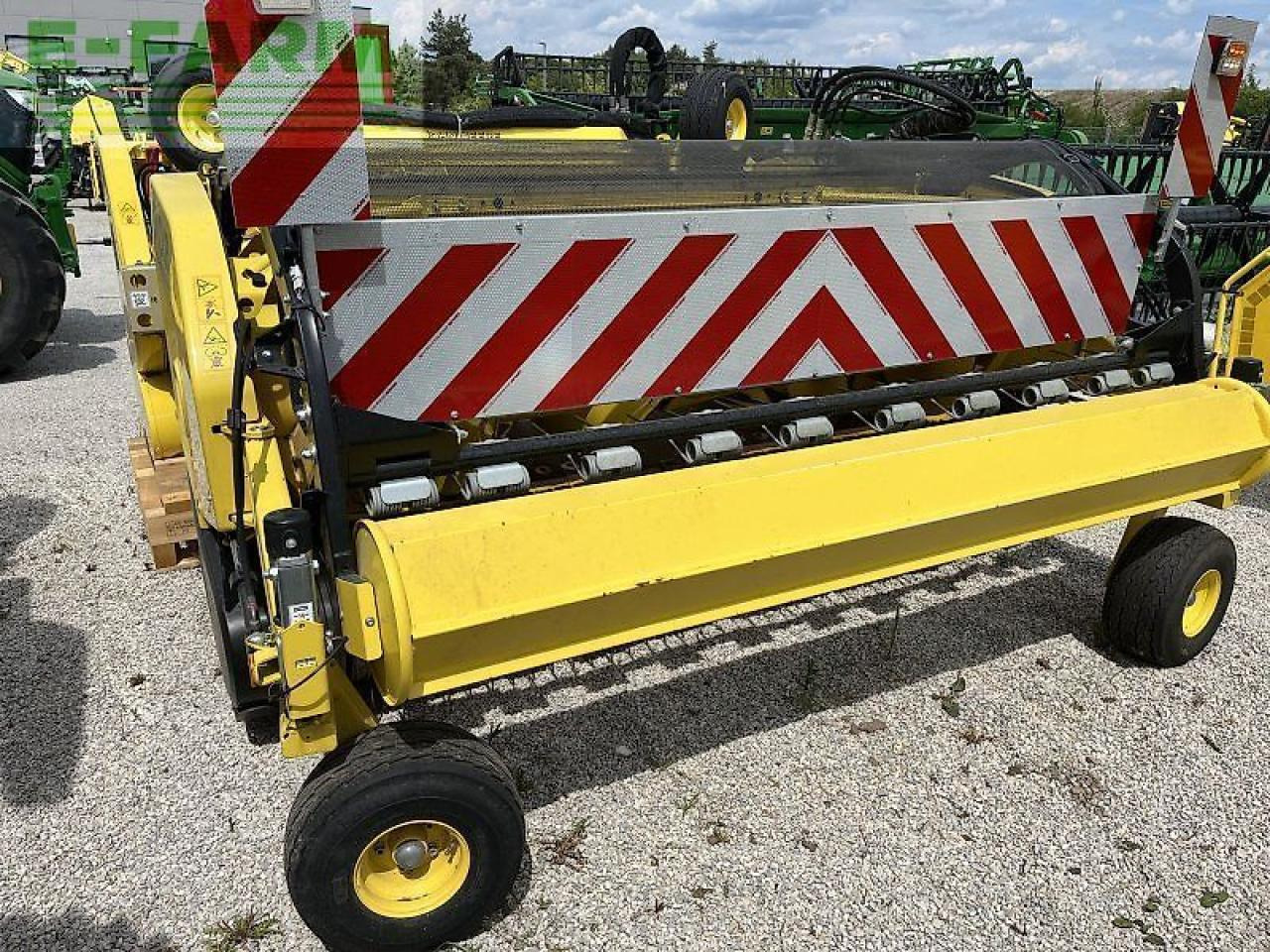 John Deere 30r - צרופת מקצרת מספוא: תמונה 1 John Deere 30r - צרופת מקצרת מספוא: תמונה 1