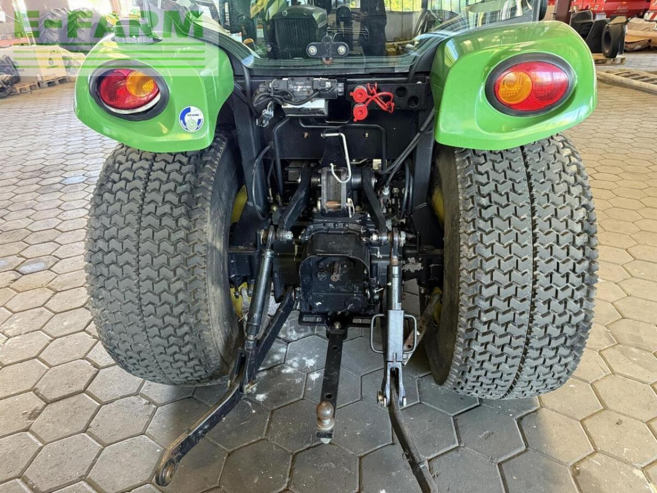 John Deere 3320 - טרקטור חקלאי: תמונה 4 John Deere 3320 - טרקטור חקלאי: תמונה 4