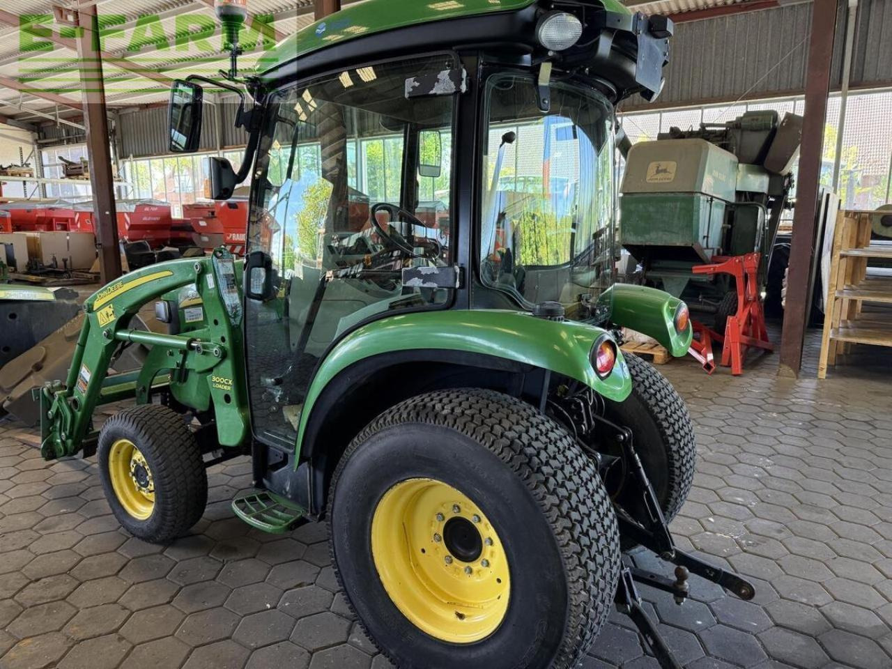 John Deere 3320 - טרקטור חקלאי: תמונה 5 John Deere 3320 - טרקטור חקלאי: תמונה 5