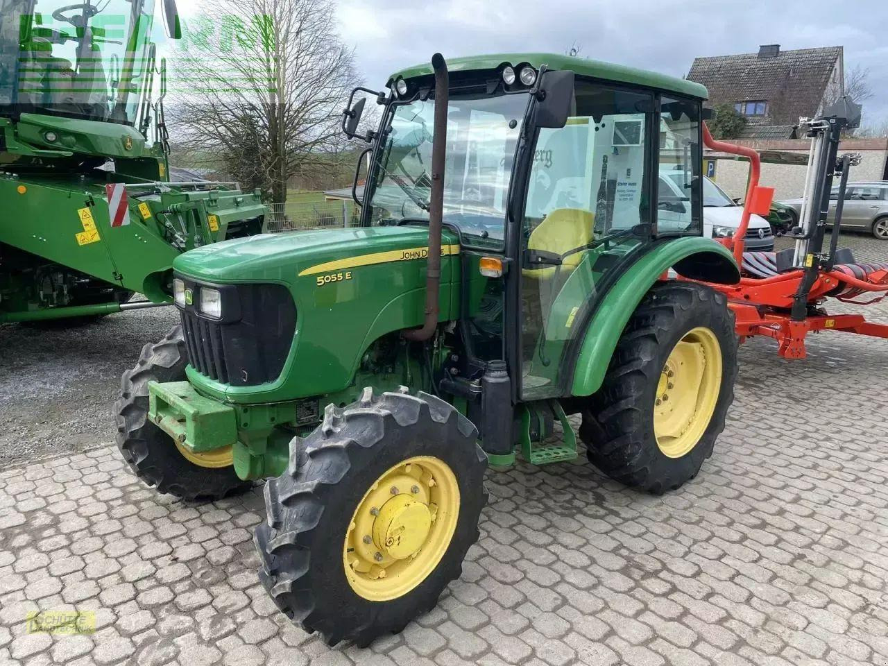 John Deere 5055e - טרקטור חקלאי: תמונה 2 John Deere 5055e - טרקטור חקלאי: תמונה 2