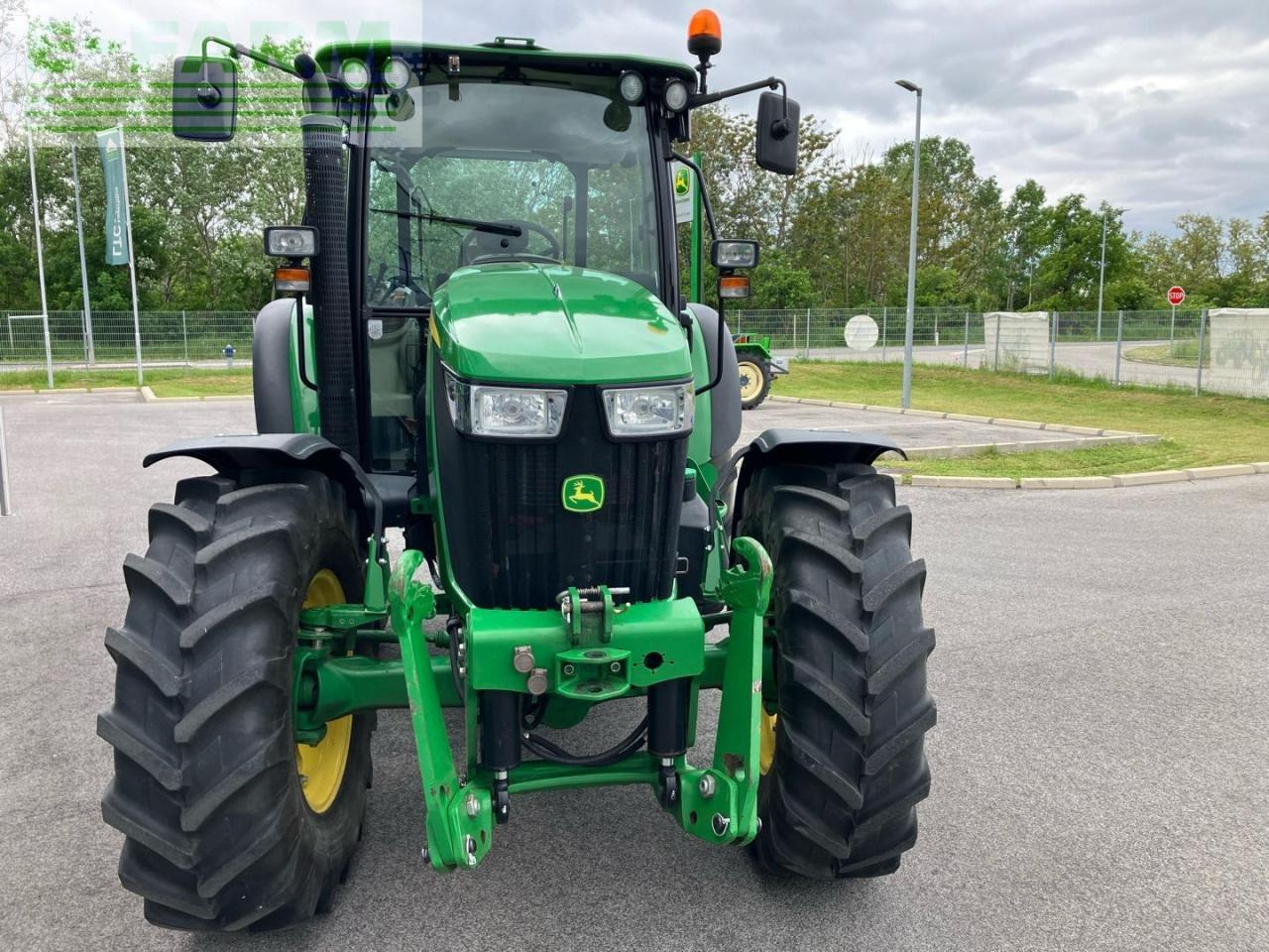 John Deere 5085M - טרקטור חקלאי: תמונה 3 John Deere 5085M - טרקטור חקלאי: תמונה 3
