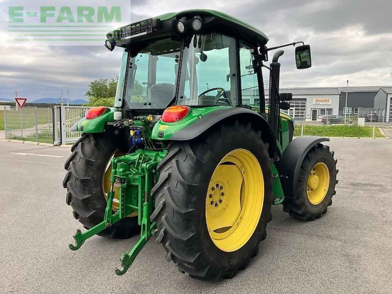 John Deere 5085m - טרקטור חקלאי: תמונה 3 John Deere 5085m - טרקטור חקלאי: תמונה 3