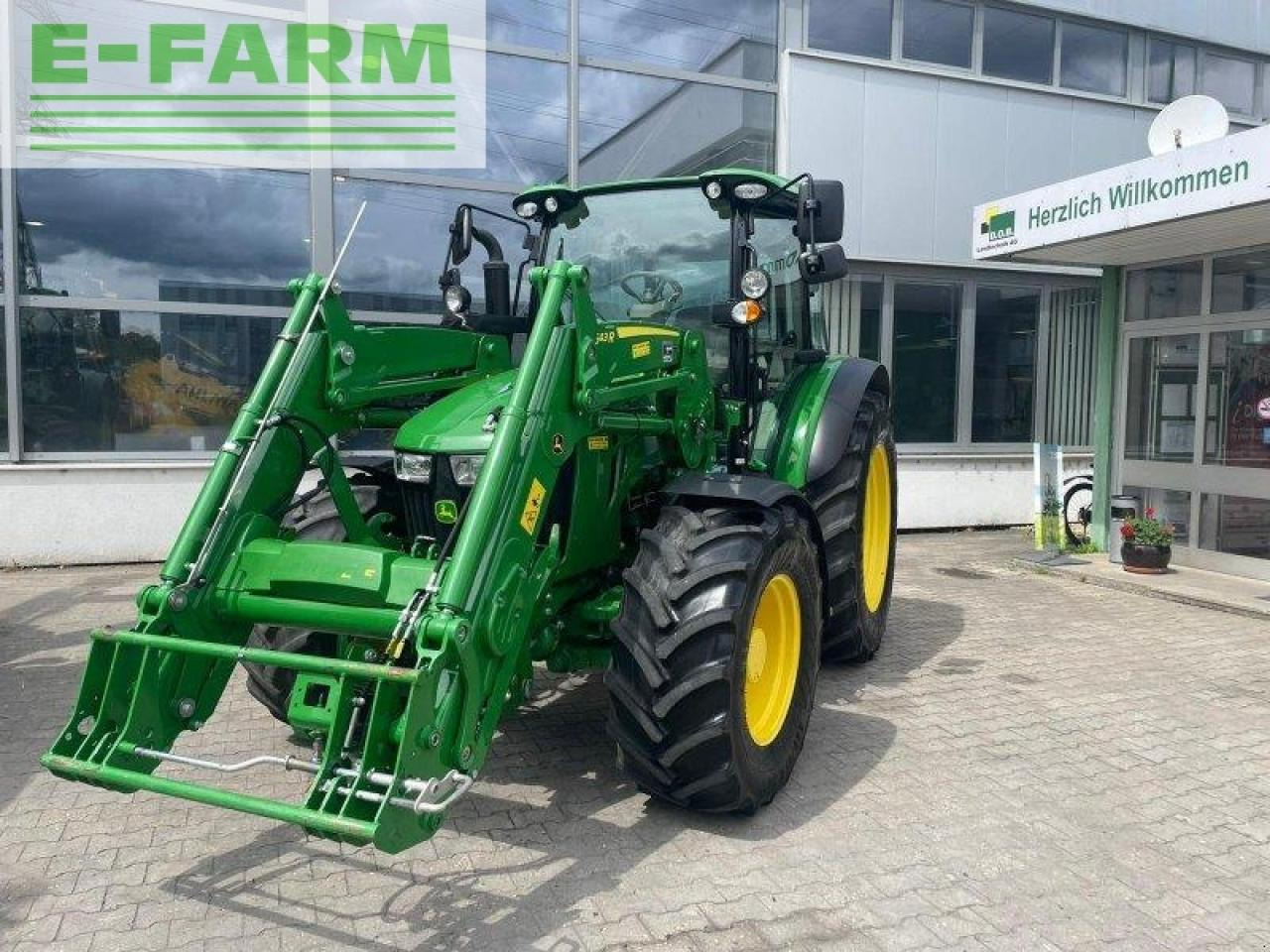 John Deere 5125r 5125 r - טרקטור חקלאי: תמונה 1 John Deere 5125r 5125 r - טרקטור חקלאי: תמונה 1
