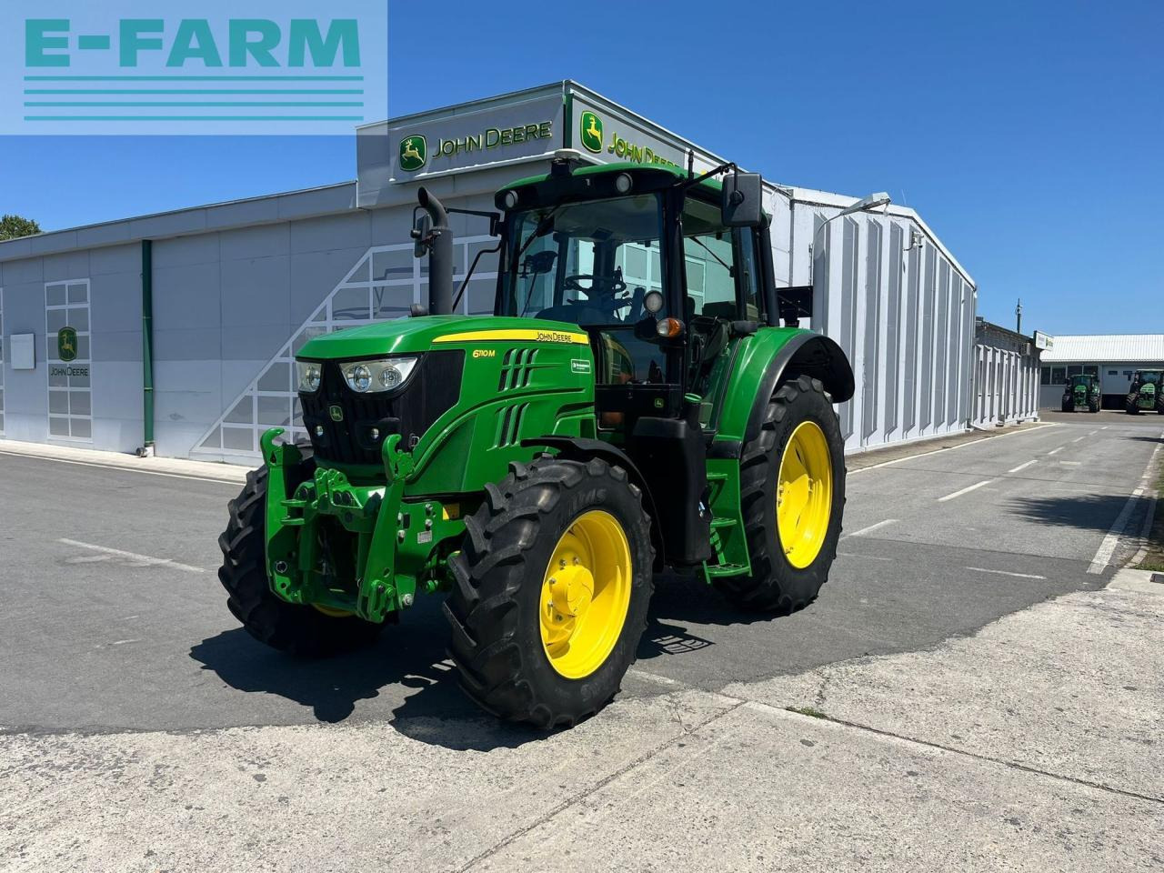 John Deere 6110M - טרקטור חקלאי: תמונה 1 John Deere 6110M - טרקטור חקלאי: תמונה 1