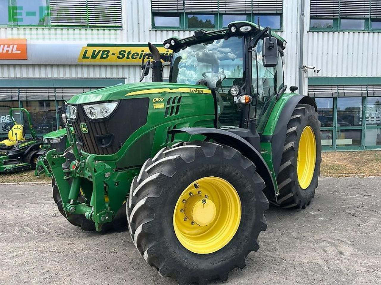 John Deere 6150r - טרקטור חקלאי: תמונה 1 John Deere 6150r - טרקטור חקלאי: תמונה 1