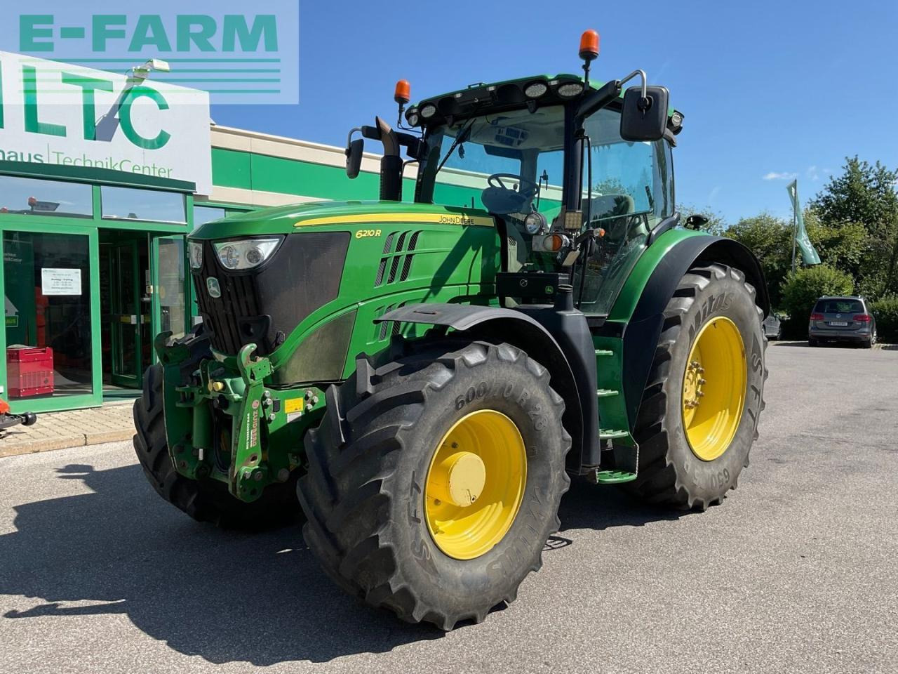 John Deere 6210R - טרקטור חקלאי: תמונה 1 John Deere 6210R - טרקטור חקלאי: תמונה 1