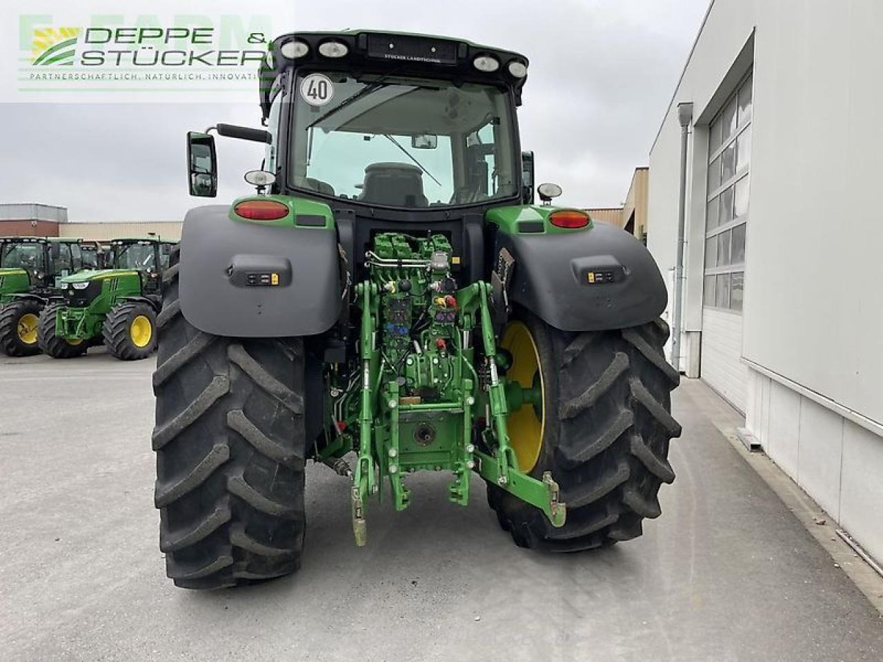 טרקטור חקלאי John Deere 6215r: תמונה 12