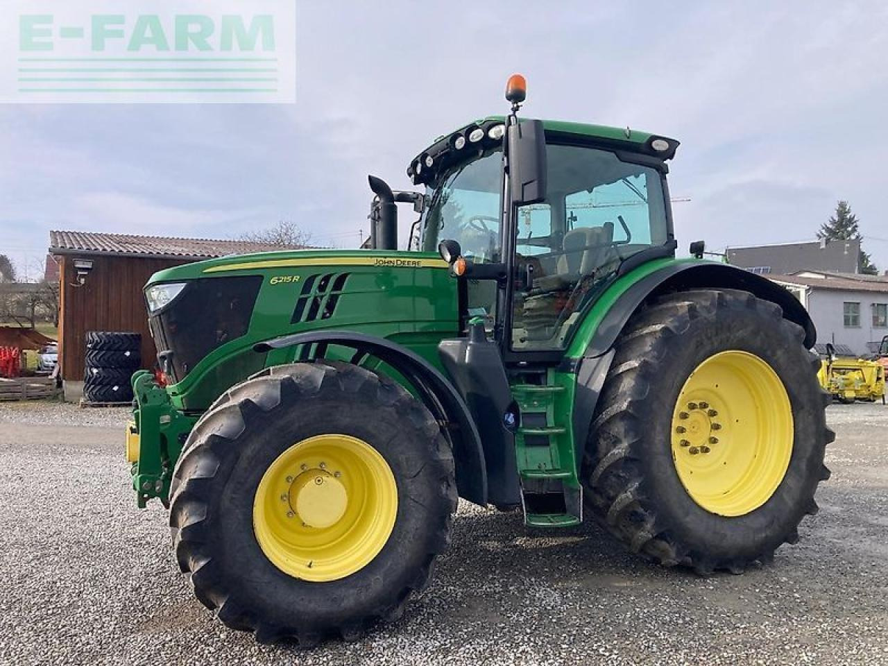 John Deere 6215r - טרקטור חקלאי: תמונה 1 John Deere 6215r - טרקטור חקלאי: תמונה 1