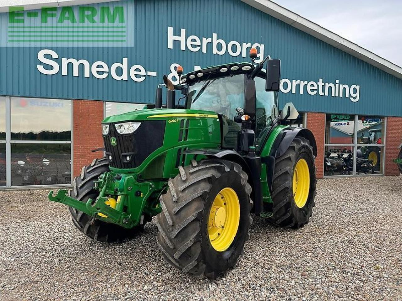 John Deere 6250r - טרקטור חקלאי: תמונה 1 John Deere 6250r - טרקטור חקלאי: תמונה 1