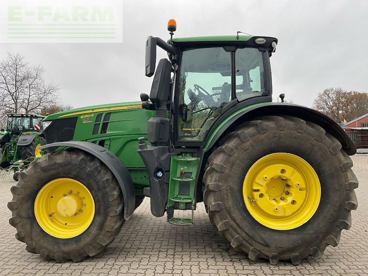 John Deere 6250r - טרקטור חקלאי: תמונה 2 John Deere 6250r - טרקטור חקלאי: תמונה 2