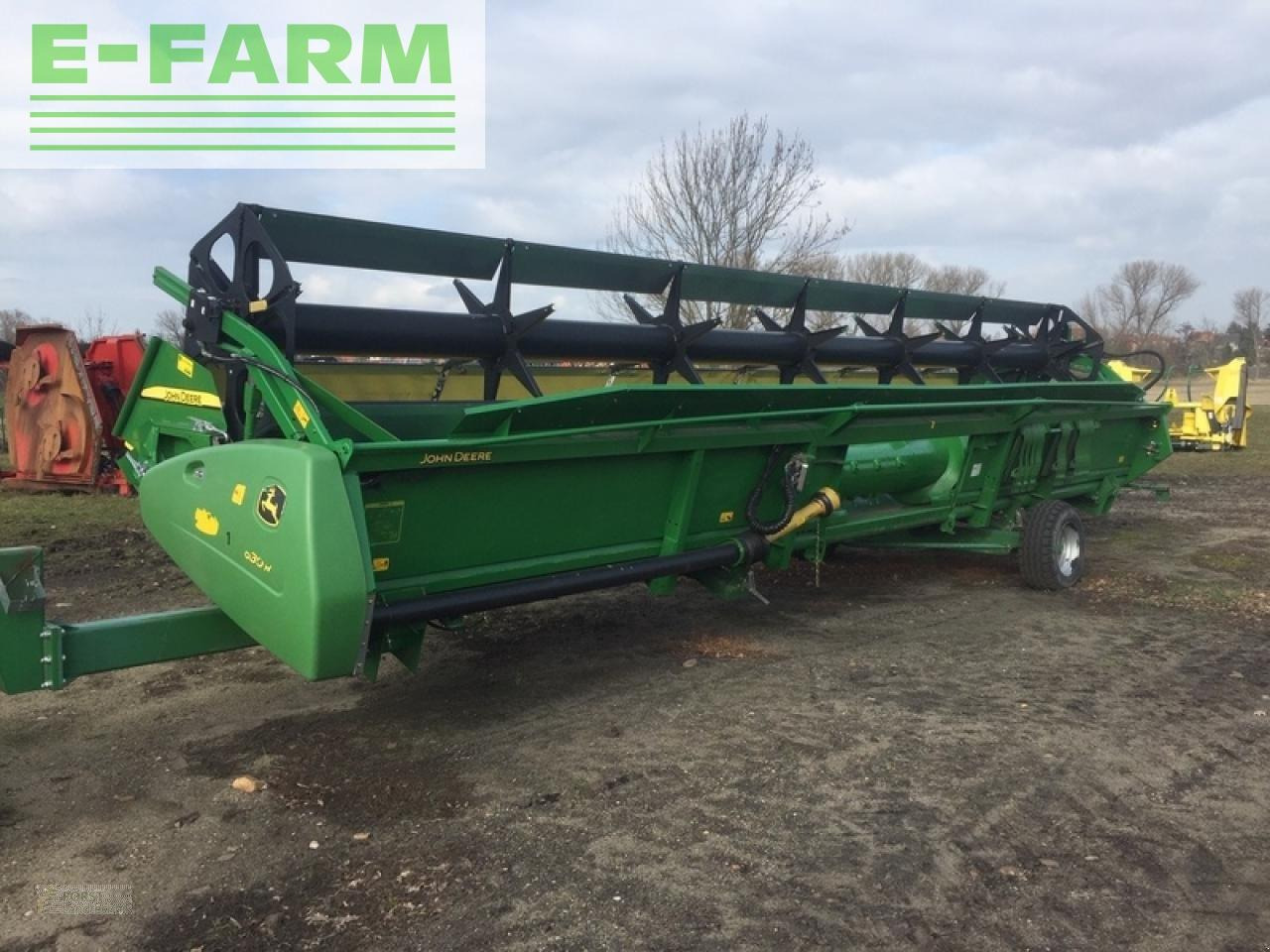 John Deere 630r mit sonnenblumenvorsatz - טרקטור חקלאי: תמונה 2 John Deere 630r mit sonnenblumenvorsatz - טרקטור חקלאי: תמונה 2