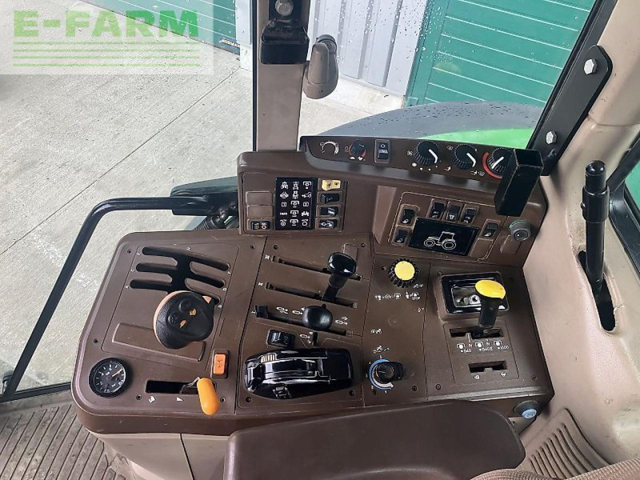 טרקטור חקלאי John Deere 6320 premium: תמונה 10 טרקטור חקלאי John Deere 6320 premium: תמונה 10