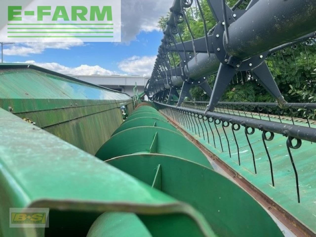 John Deere 635r inkl. rapsvorsatz und wagen - ראש תבואה: תמונה 5 John Deere 635r inkl. rapsvorsatz und wagen - ראש תבואה: תמונה 5