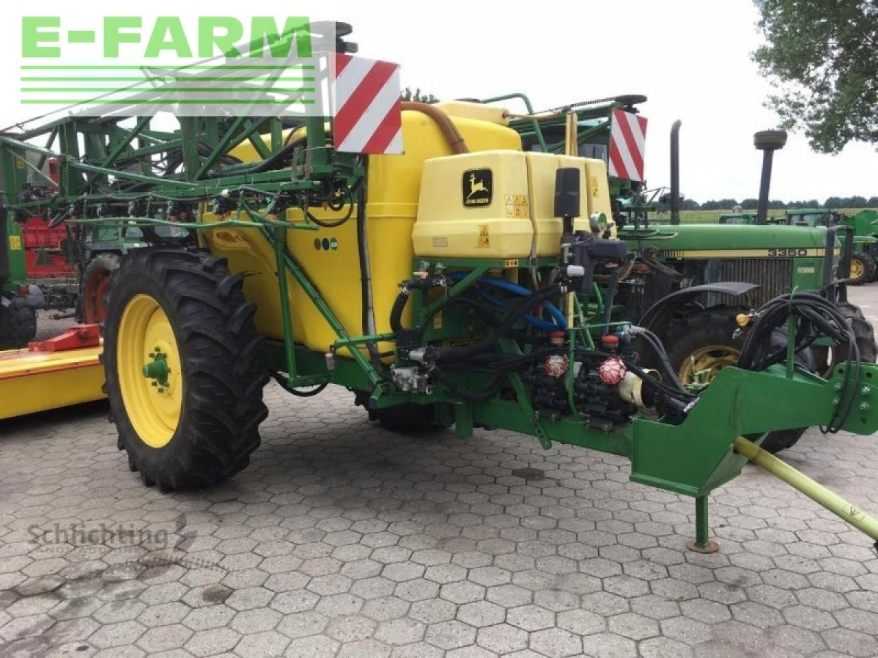 John Deere 638 # 3800l/27m - מרסס נגרר: תמונה 1 John Deere 638 # 3800l/27m - מרסס נגרר: תמונה 1