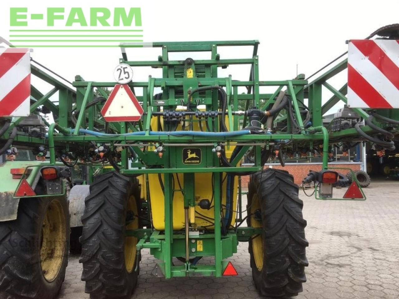 John Deere 638 # 3800l/27m - מרסס נגרר: תמונה 4 John Deere 638 # 3800l/27m - מרסס נגרר: תמונה 4