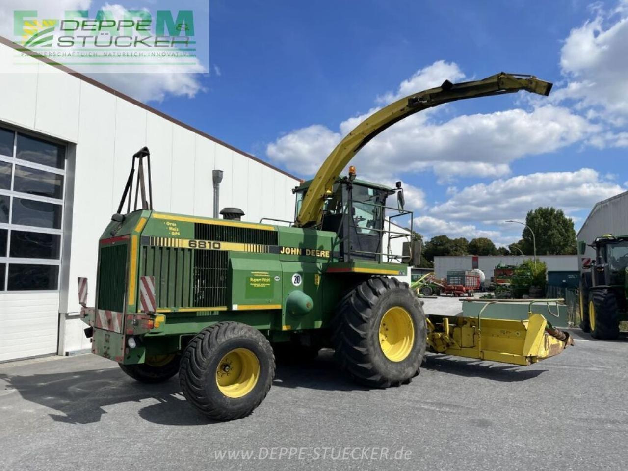 John Deere 6810 mit gebiss - מקצרת מספוא: תמונה 5 John Deere 6810 mit gebiss - מקצרת מספוא: תמונה 5