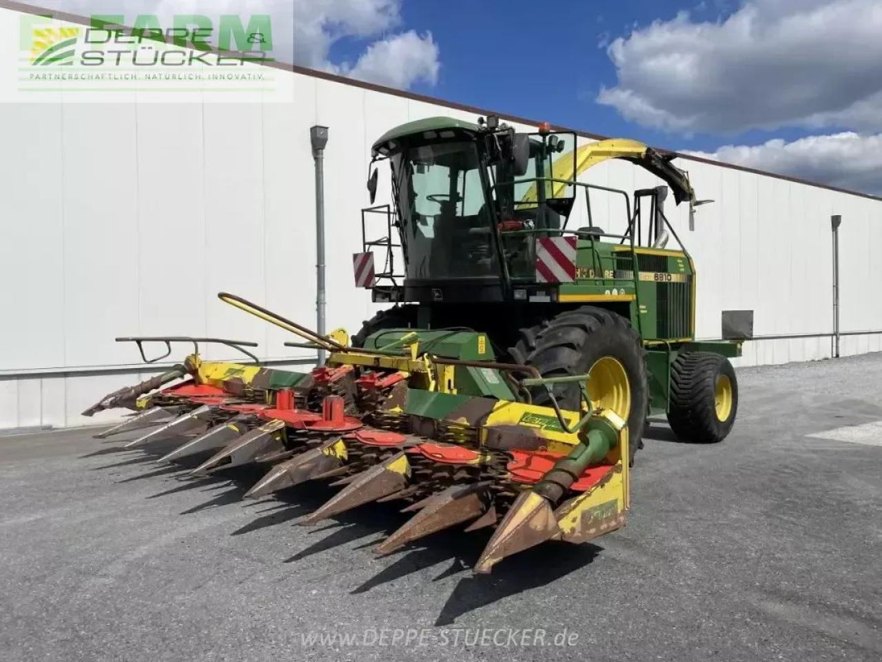 John Deere 6810 - מקצרת מספוא: תמונה 1 John Deere 6810 - מקצרת מספוא: תמונה 1