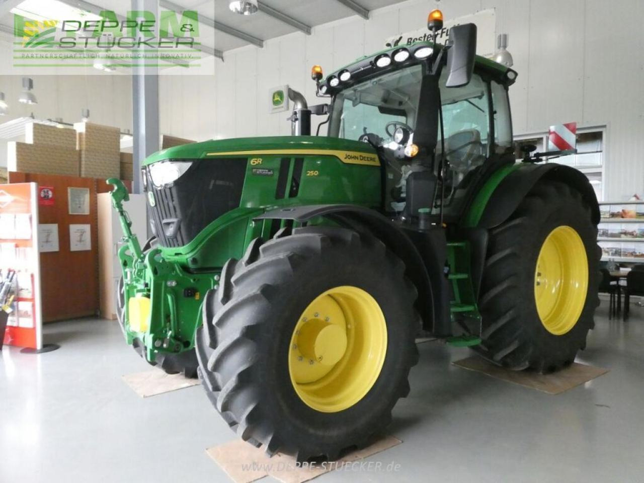John Deere 6r 250 - טרקטור חקלאי: תמונה 2 John Deere 6r 250 - טרקטור חקלאי: תמונה 2