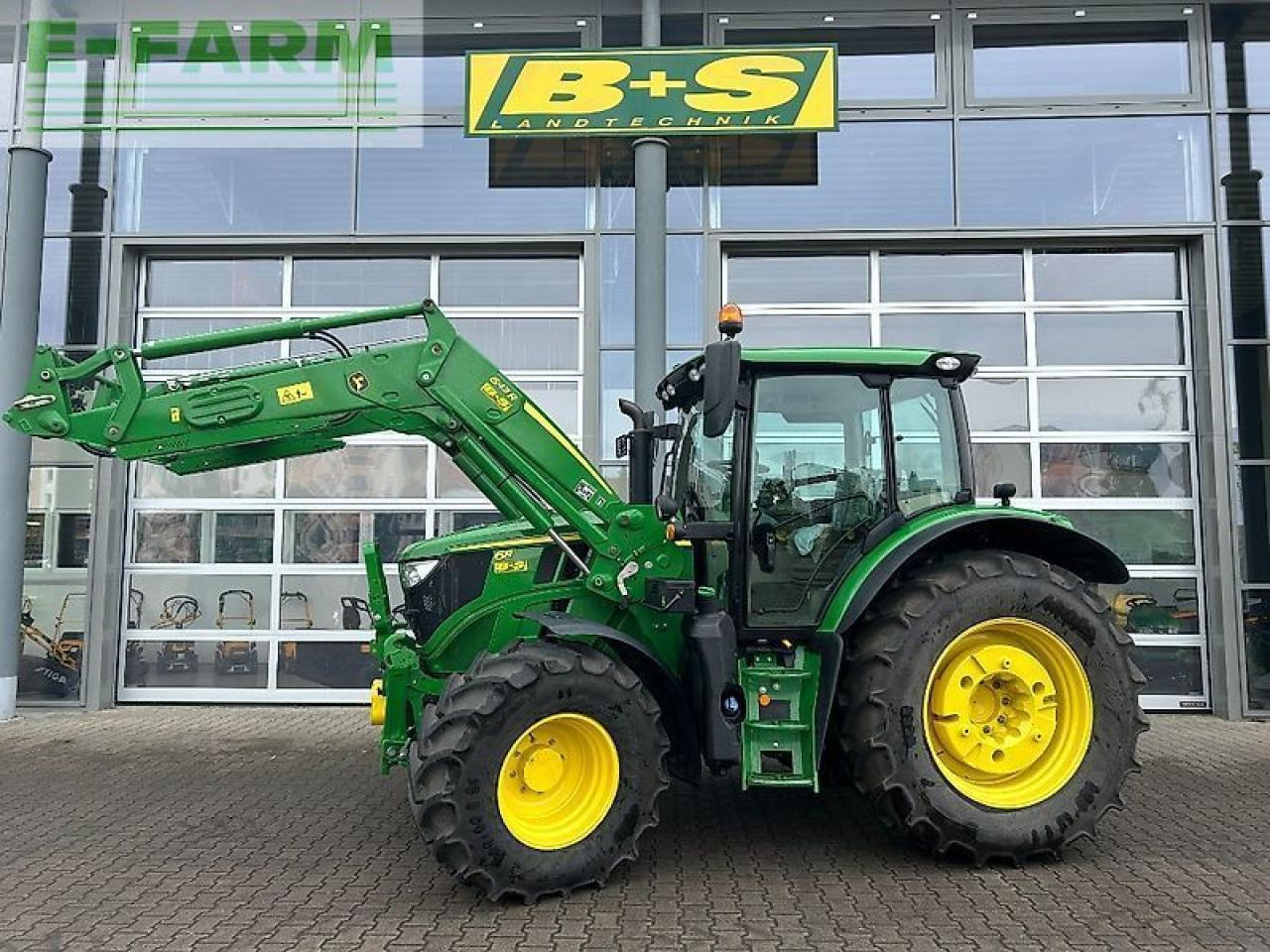 John Deere 6r150 - טרקטור חקלאי: תמונה 1 John Deere 6r150 - טרקטור חקלאי: תמונה 1
