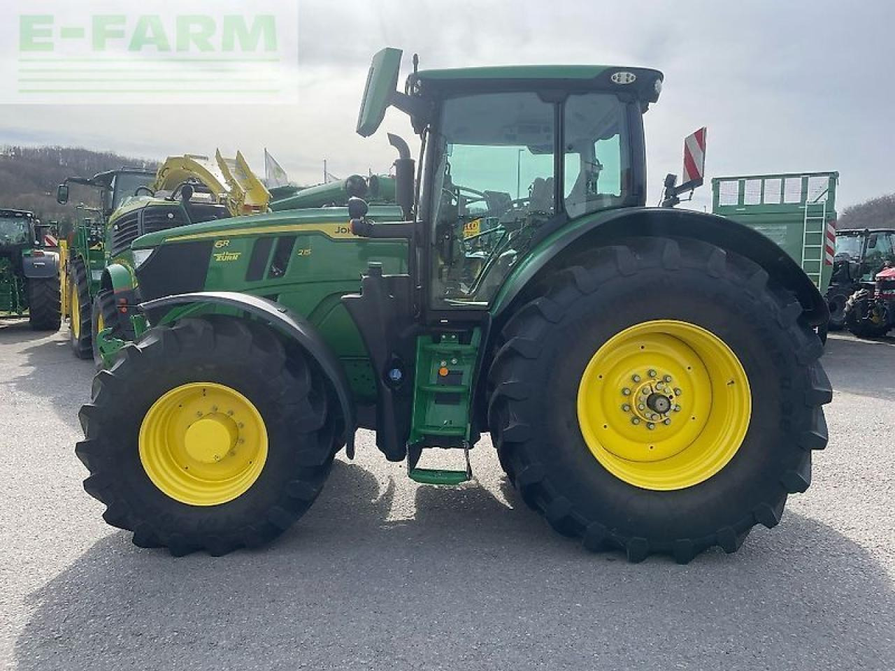 John Deere 6r215 / 6r 215 - טרקטור חקלאי: תמונה 2 John Deere 6r215 / 6r 215 - טרקטור חקלאי: תמונה 2