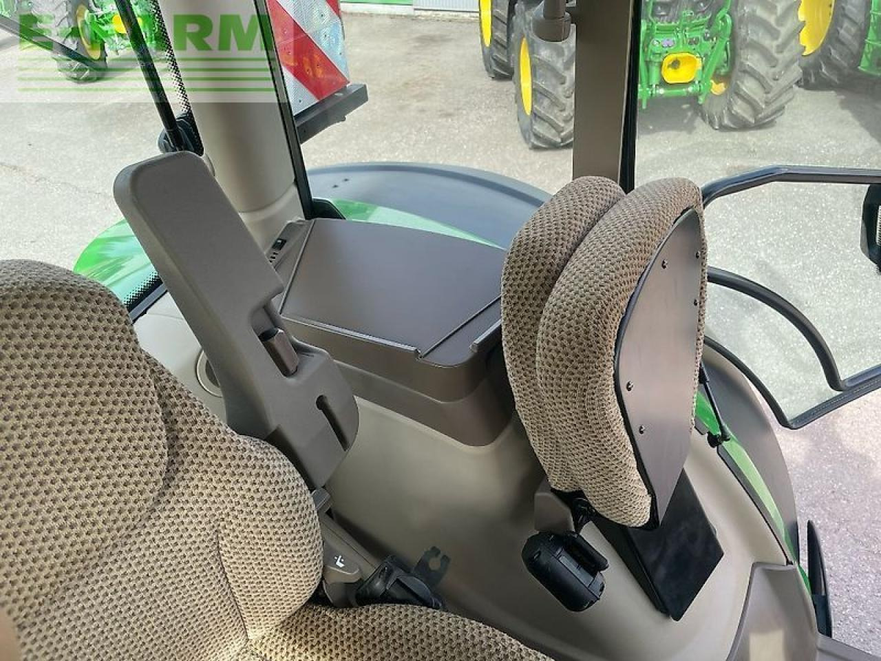 John Deere 6r215 / 6r 215 - טרקטור חקלאי: תמונה 5 John Deere 6r215 / 6r 215 - טרקטור חקלאי: תמונה 5