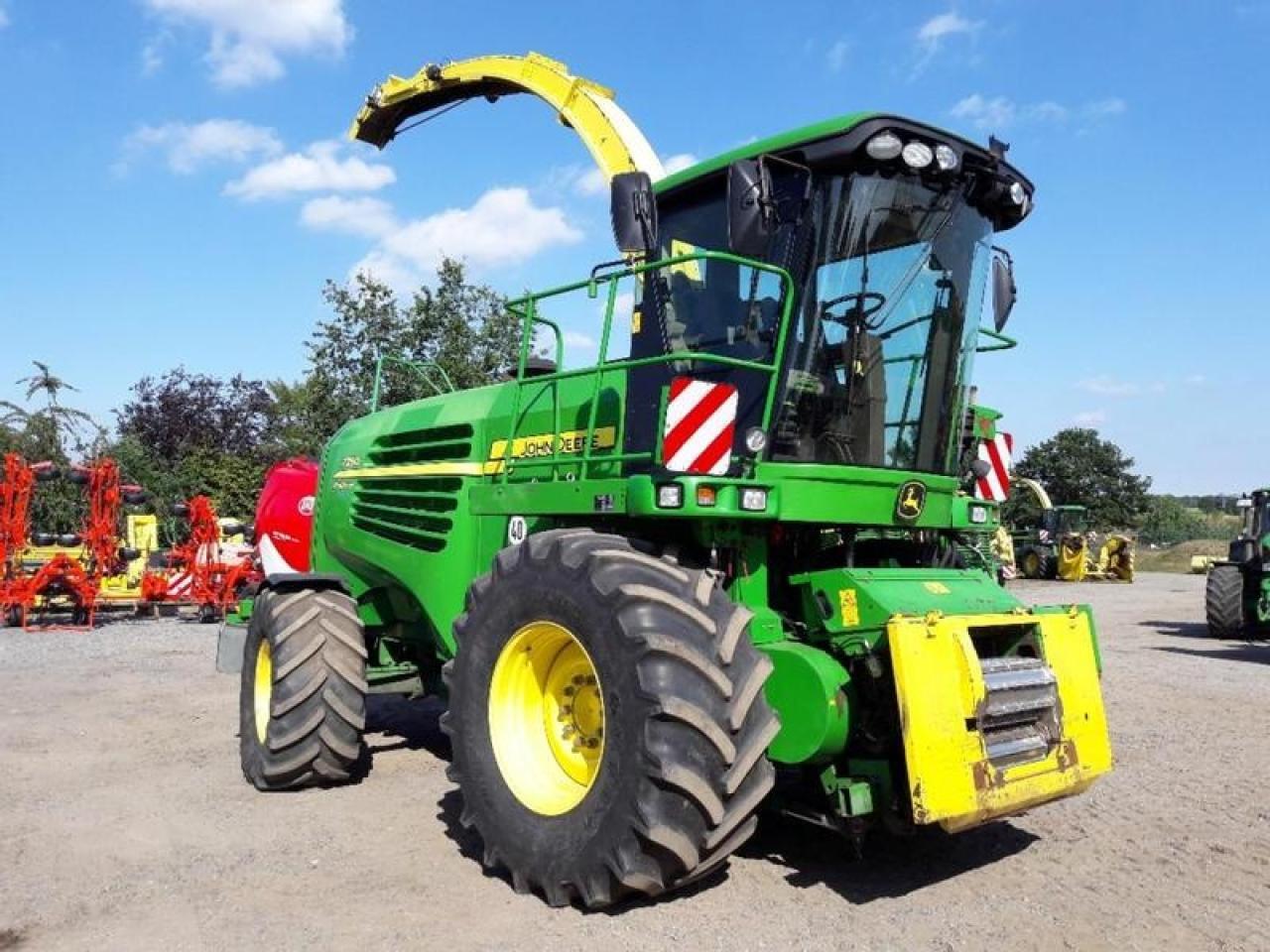 John Deere 7350 ohne vorsatz - מקצרת מספוא: תמונה 1 John Deere 7350 ohne vorsatz - מקצרת מספוא: תמונה 1